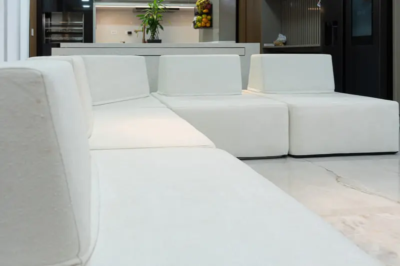 sofamodular-keiko-mov-5lugares-branco-detalhes
